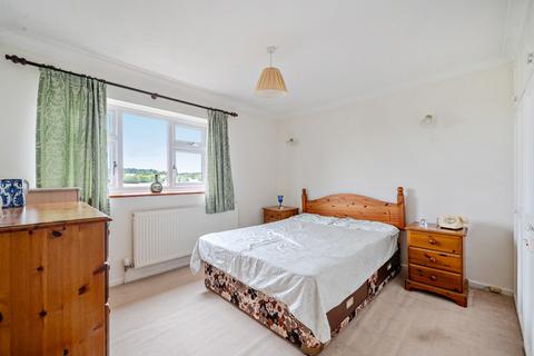 3 bedroom terraced house for sale, Chigwell View, Collier Row RM5