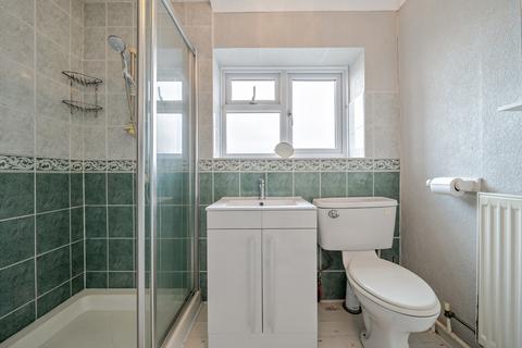 3 bedroom terraced house for sale, Chigwell View, Collier Row RM5