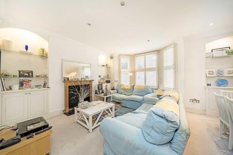 2 bedroom flat for sale, Bolingbroke Grove, London SW11