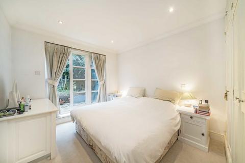 2 bedroom flat for sale, Bolingbroke Grove, London SW11