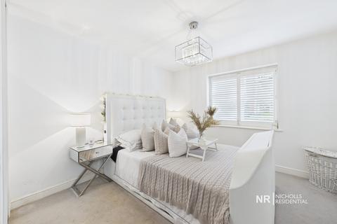 1 bedroom flat for sale, Ceres Crescent, Epsom, Surrey. KT17