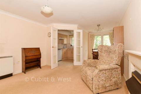 1 bedroom apartment for sale, London Road, Redhill, Surrey