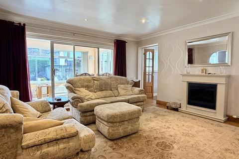 5 bedroom semi-detached house for sale, Kirkham Road, Freckleton
