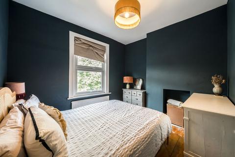 3 bedroom maisonette for sale, Kings Grove, London SE15