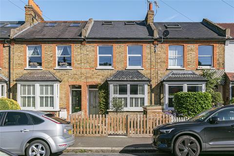 12 Dean Road, Hounslow, TW3 2EZ
