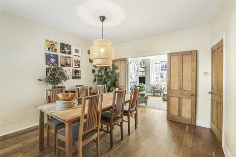 12 Dean Road, Hounslow, TW3 2EZ
