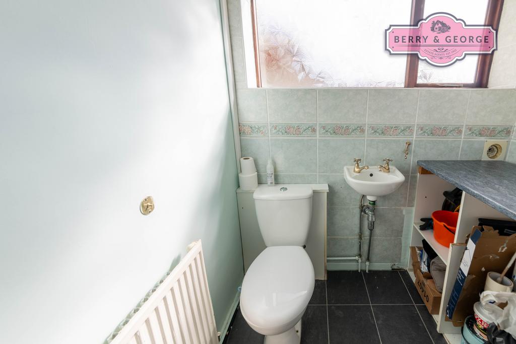 Seperate cloakroom