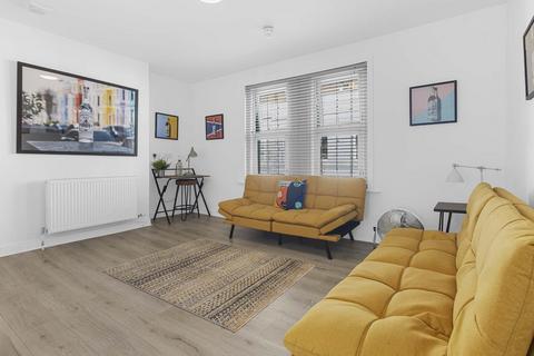 1 bedroom apartment to rent, Portobello Road, London, W11