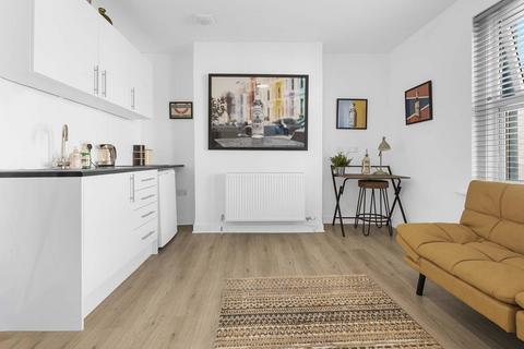 1 bedroom apartment to rent, Portobello Road, London, W11