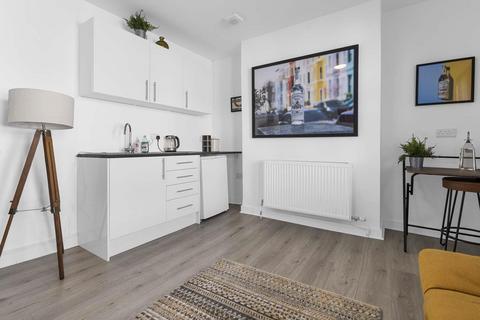 1 bedroom apartment to rent, Portobello Road, London, W11