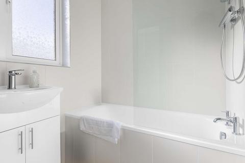 1 bedroom apartment to rent, Portobello Road, London, W11