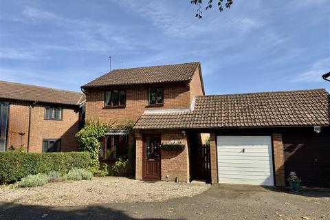 3 bedroom detached house for sale, Vienne Close, Duston NN5