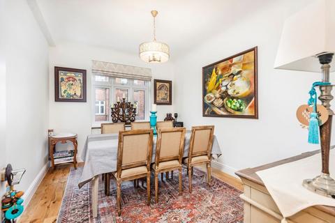 3 bedroom flat to rent, Hall Road, London NW8