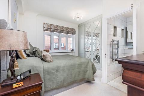3 bedroom flat to rent, Hall Road, London NW8