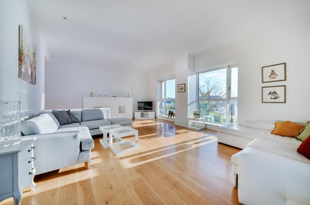 1358144-7-68cd8a0...