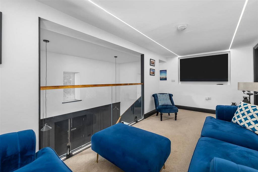 Mezzanine Lounge 2