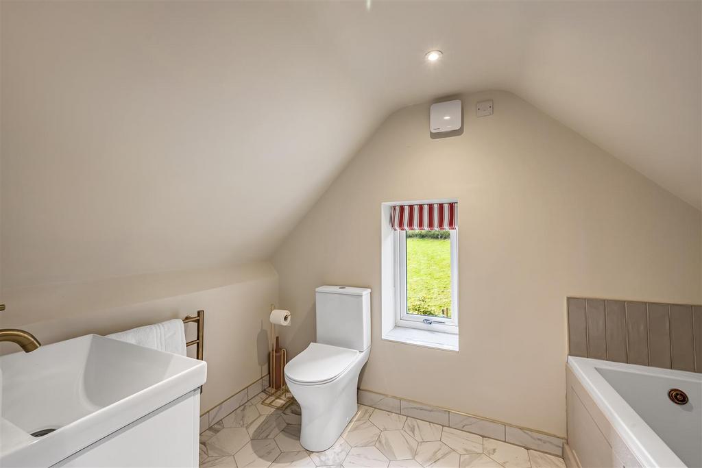 DSC 0979 81 82 83.jpg