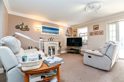 17 Atkinson Close, Barton On Sea, New Milton, BH25 7FF