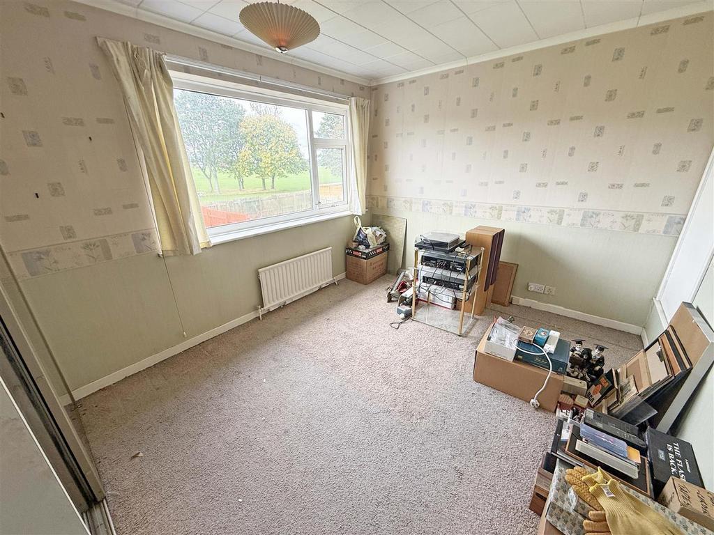 Newlands Bedroom 1.jpg