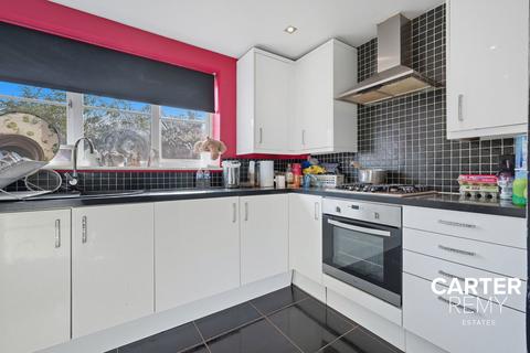 56 Brandon Close, Chafford Hundred, Grays, RM16 6QX