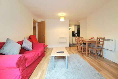 2 bedroom flat for sale, High Street, Feltham TW13