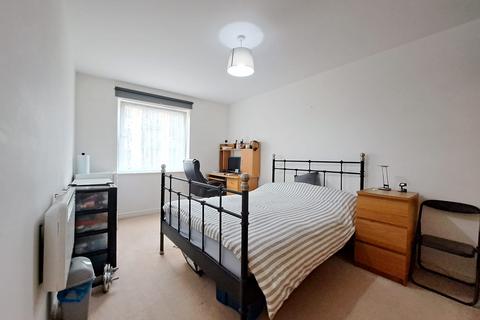 2 bedroom flat for sale, High Street, Feltham TW13