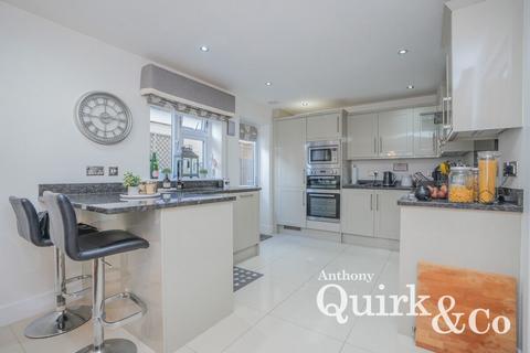 4 bedroom detached house for sale, Church Parade, Canvey Island, SS8
