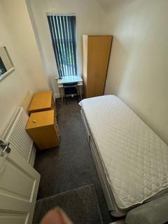 4 bedroom flat to rent, Kimberley Road