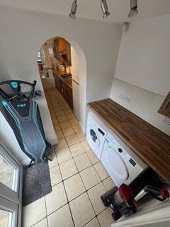 4 bedroom flat to rent, Kimberley Road