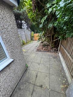 4 bedroom flat to rent, Kimberley Road