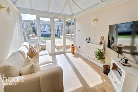 3 Cornhill Avenue, Hockley, SS5 5BY