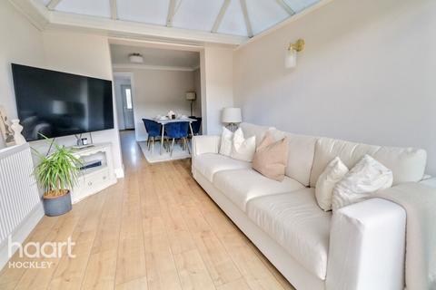 3 Cornhill Avenue, Hockley, SS5 5BY