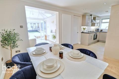 3 Cornhill Avenue, Hockley, SS5 5BY