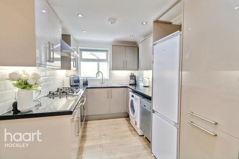 3 Cornhill Avenue, Hockley, SS5 5BY