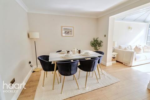 3 Cornhill Avenue, Hockley, SS5 5BY
