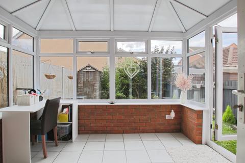 2 bedroom semi-detached house for sale, Acasta Way, Hull, HU9 5SE