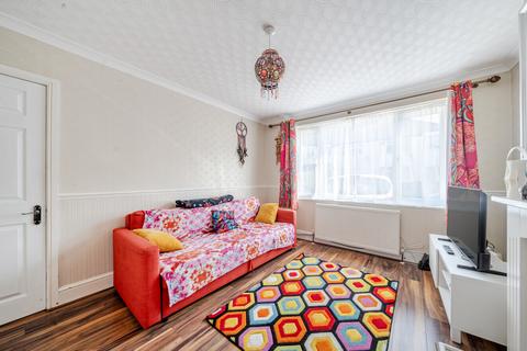 undefined, De'arn Gardens, Mitcham CR4
