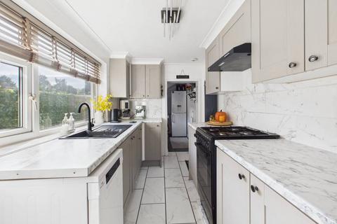 undefined, Canal Side West, Newport, HU15 2RN