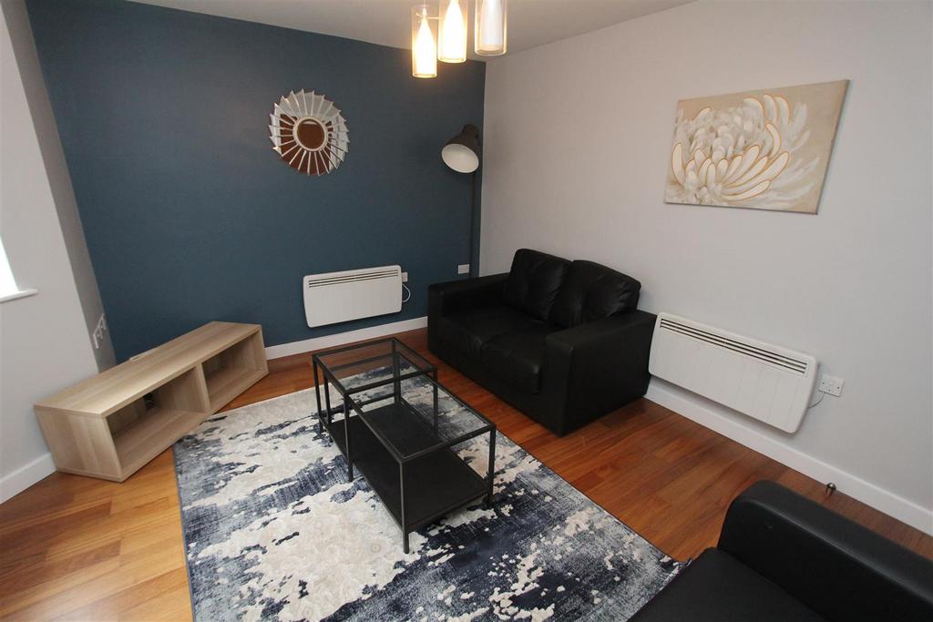 Livingroom2.JPG