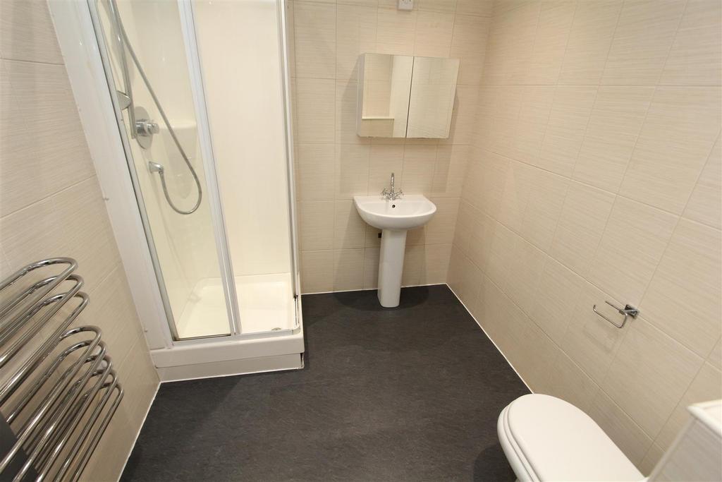 Bathroom2.JPG