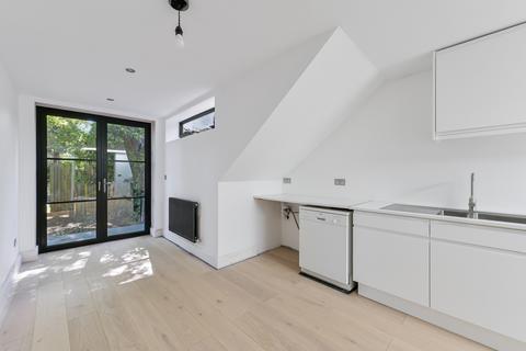 2 bedroom flat to rent, 539 Chiswick High Road, London W4