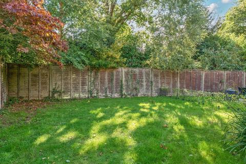 2 bedroom maisonette for sale, Parkway Gardens, Chandler's Ford, Eastleigh