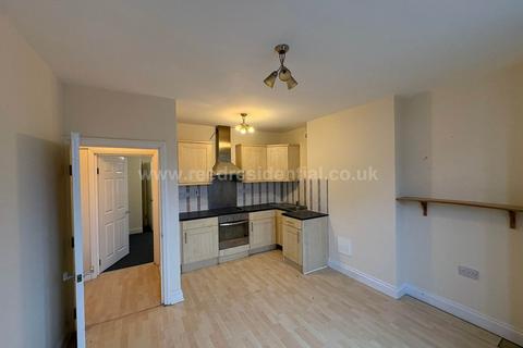 1 bedroom flat to rent, Standown Avenue, Westcliff On Sea