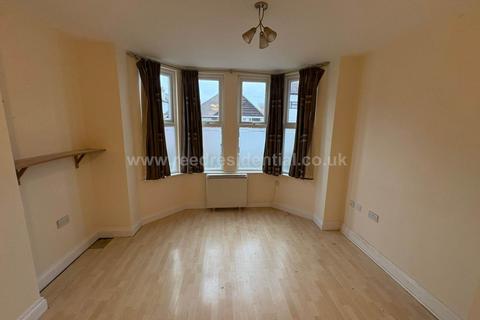 1 bedroom flat to rent, Standown Avenue, Westcliff On Sea