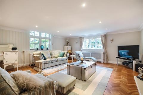 undefined, High Road, Chipstead, Coulsdon