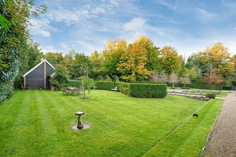 undefined, High Road, Chipstead, Coulsdon