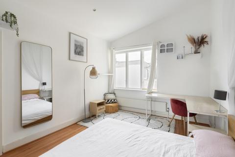 2 bedroom flat for sale, Rivington Streeet, London EC2A
