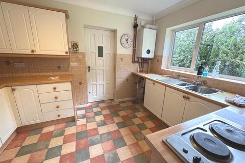 2 bedroom detached house for sale, Kniveden Lane, Leek