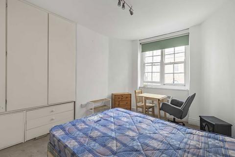 Studio to rent, Hunter Street, London WC1N