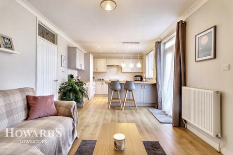 2 bedroom semi-detached bungalow for sale, Gorleston Road, Lowestoft